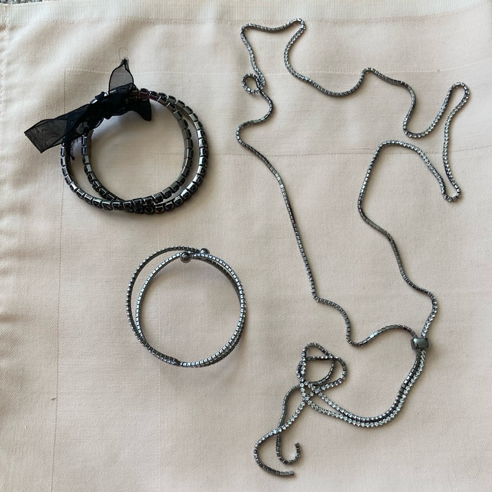 Assorted costume jewelry
